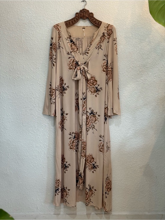 Free People Dresses & Skirts - Free People Blush Beige Floral Maxi Dress with Tie Detail